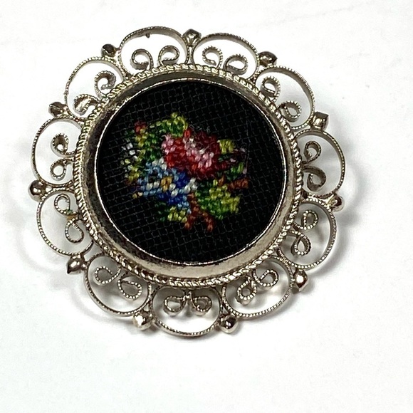Vintage Needle Point Brooch Pin Floral Pattern Black Flowers - Picture 2 of 5